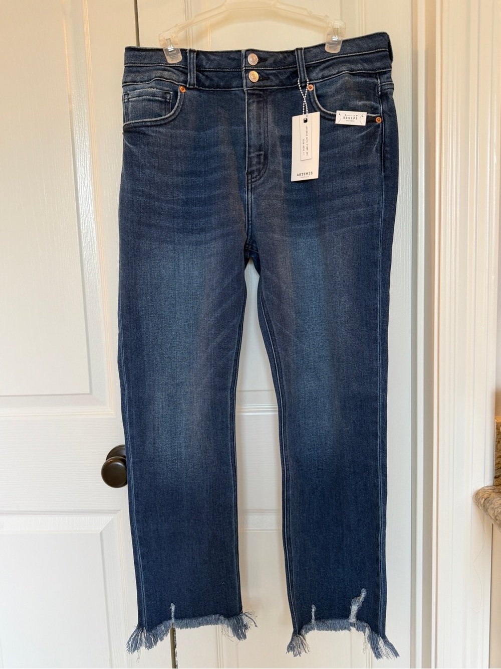 Artemis Vintage Dark Wash Frayed Hem Straight Leg Jeans 11/29
